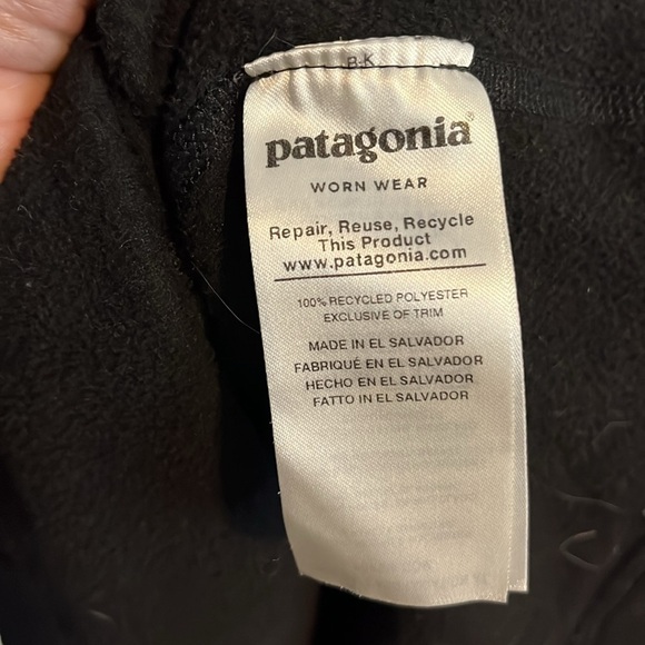 Patagonia Solid Black 1/4 Zip Pullover Fleece - Picture 4 of 7